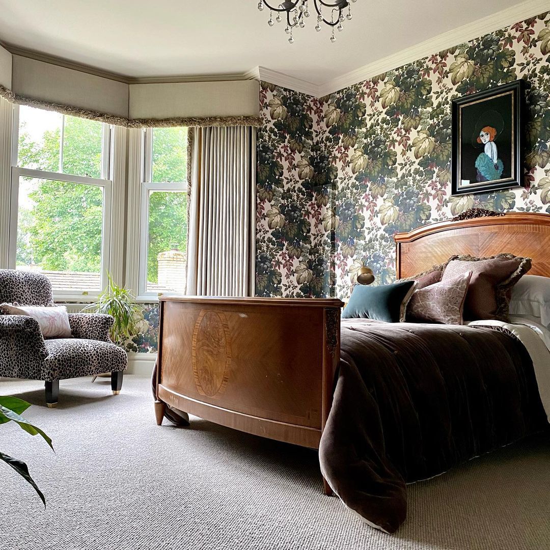 22 Victorian Bed room Concepts That Really feel Basic But Fashionable